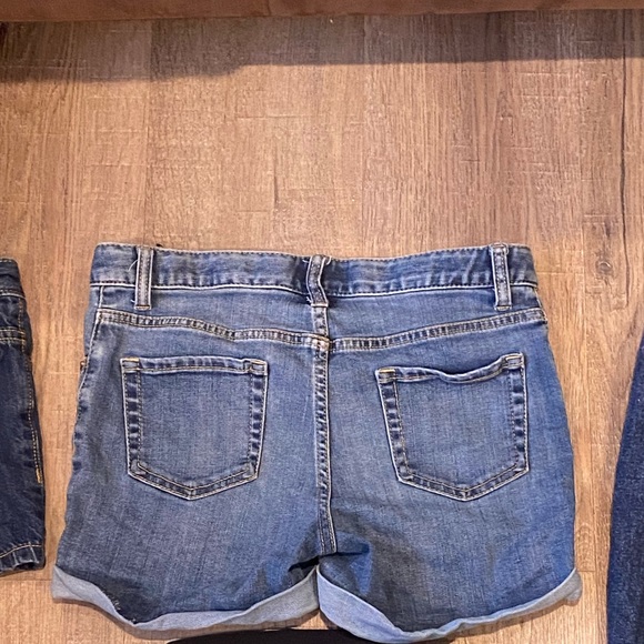 good condition comment with any questions - Picture 2 of 2